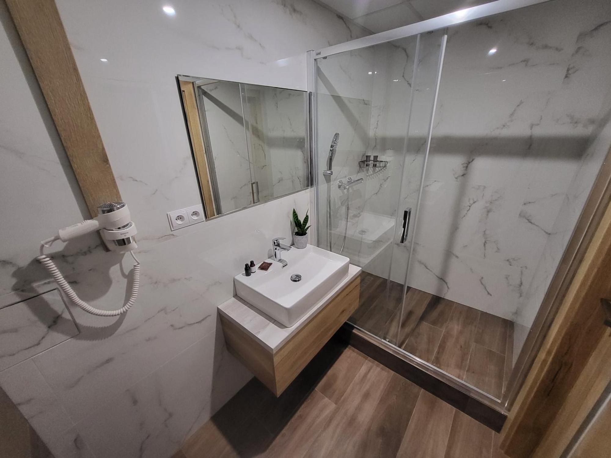 Hotel Crystal Košice Esterno foto