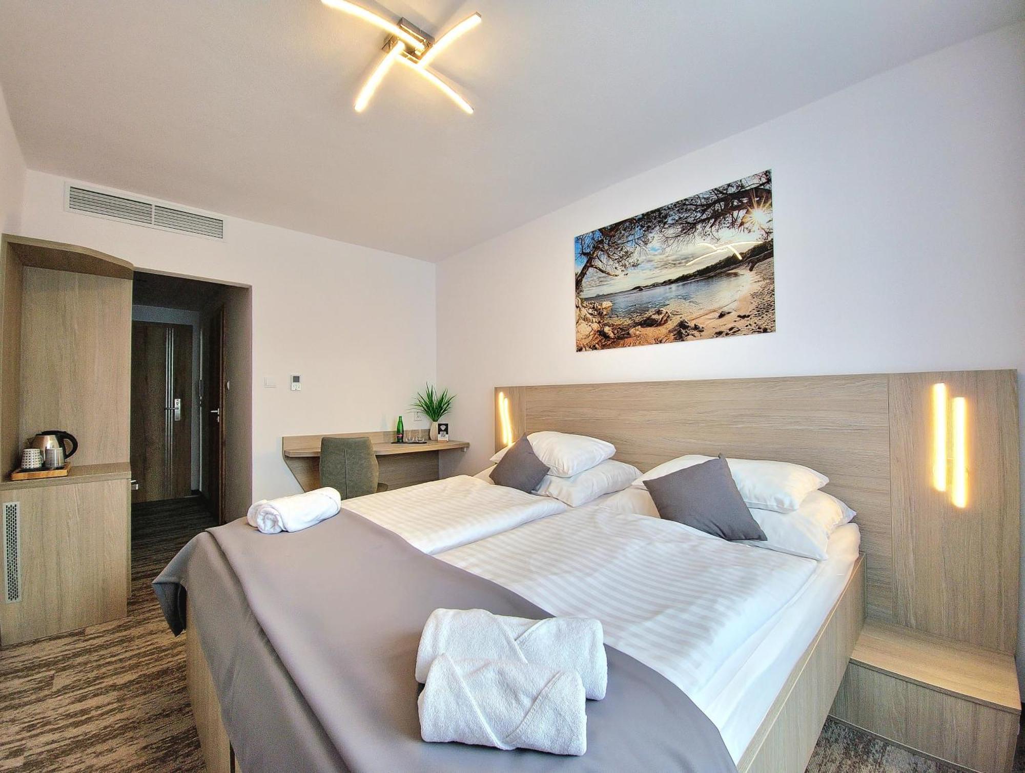Hotel Crystal Košice Esterno foto